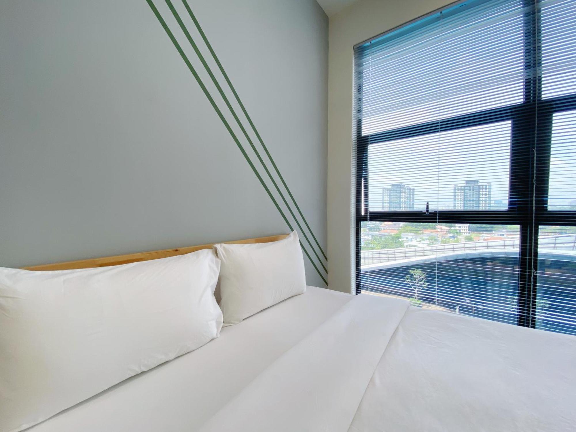 At Regalia And By The Relaxstay Apartment *