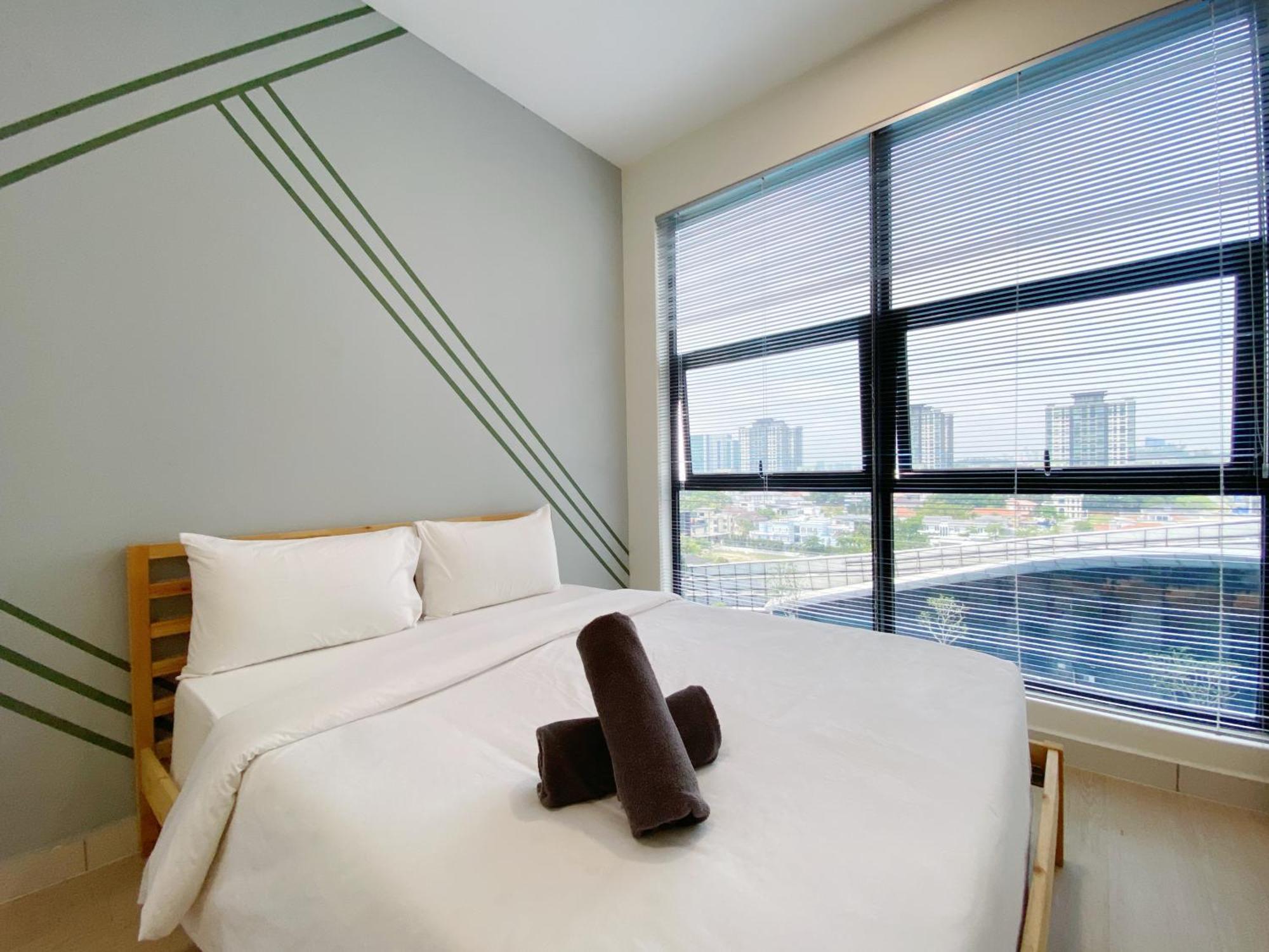 At Regalia And By The Relaxstay Apartment *